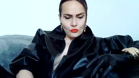 Snapshot of k_queen36 chatting on 05-12-26, 11:07 k_queen36 online show from 05-12-26, 11:07