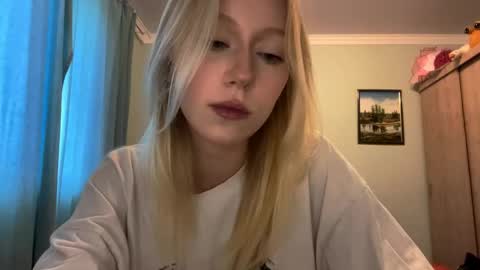 Mia 1st day here online show from 05-30-26, 12:24