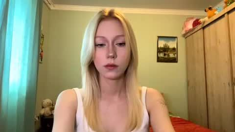 Mia 1st day here online show from 06-20-26, 12:08