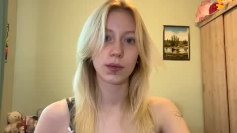 Mia 1st day here online show from 06-24-26, 02:16