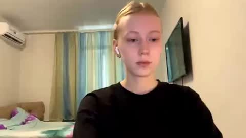 Mia 1st day here online show from 07-18-26, 12:31