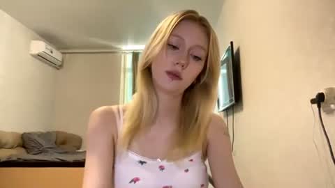 Mia 1st day here online show from 07-28-26, 11:50