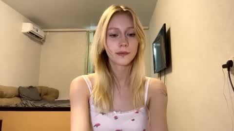 Mia 1st day here online show from 07-28-26, 03:21