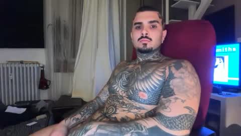 Snapshot of kadmontattoo chatting on 06-12-26, 01:37 kadmontattoo online show from 06-12-26, 01:37