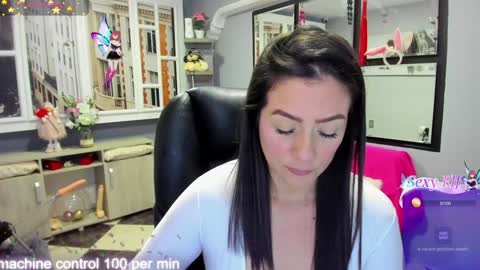 Snapshot of kagomme_h chatting on 12-14-24, 05:29 Antonella online show from 12-14-24, 05:29
