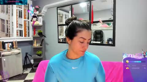 Snapshot of kagomme_h chatting on 03-10-25, 04:35 Antonella online show from 03-10-25, 04:35