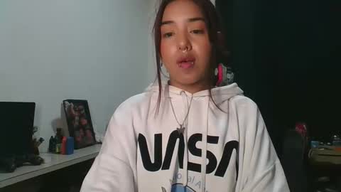 KAHELIINDEPENDENT MODEL online show from 10-24-25, 11:23