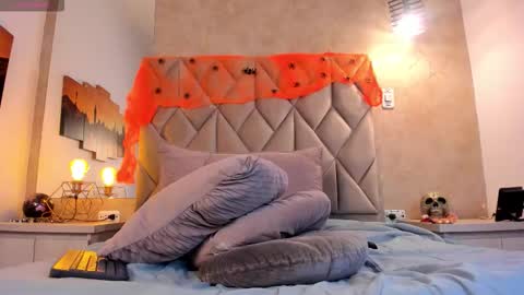 Kailin online show from 10-29-25, 01:02