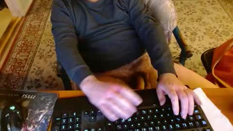 Snapshot of kaiuty chatting on 11-21-25, 04:27 Leon online show from 11-21-25, 04:27