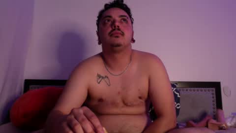Snapshot of kaleb666 chatting on 09-10-25, 03:17 kinky trans man online show from 09-10-25, 03:17