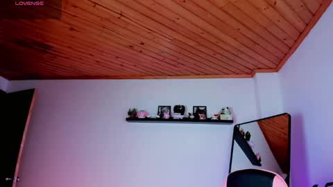 Snapshot of kali_ka chatting on 05-24-26, 04:34 Kali Ka Please help me with your thumbs up its important dont forget my birthday on October 26 online show from 05-24-26, 04:34