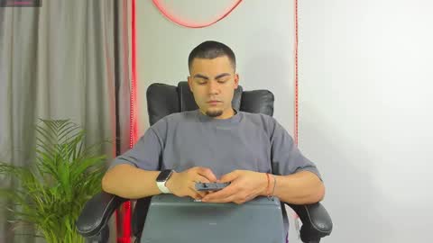 K A L I online show from 10-13-25, 07:52