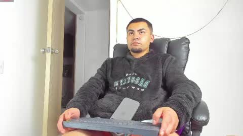 Snapshot of kalivan_voinesscu chatting on 07-27-26, 09:05 K A L I online show from 07-27-26, 09:05