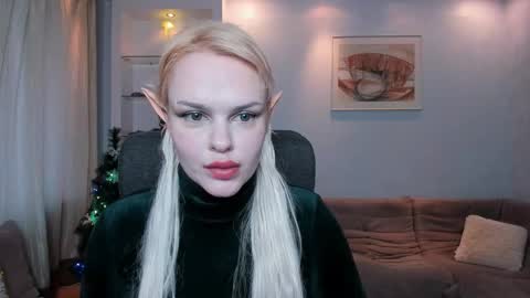 Camila online show from 12-18-25, 07:03