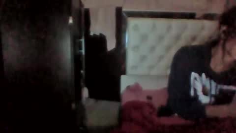 Snapshot of kamilathopsom chatting on 01-04-25, 12:59 CAMILA SANTAMARIA online show from 01-04-25, 12:59