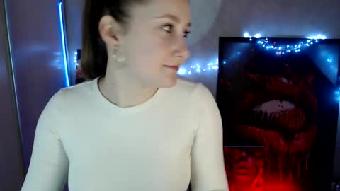 kamilla_love_ online show from 04-22-26, 12:07