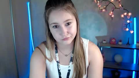 Snapshot of kamilla_love_ chatting on 06-05-26, 12:11 kamilla_love_ online show from 06-05-26, 12:11