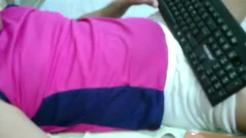Snapshot of kamilo69_ chatting on 06-15-26, 04:15 Kamilo online show from 06-15-26, 04:15