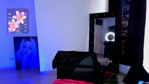 hello  Im Danni online show from 07-28-26, 12:48