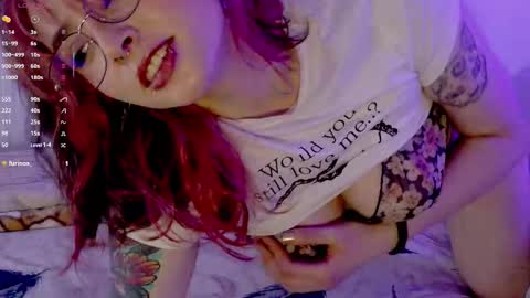 Snapshot of kanne_goth chatting on 11-22-25, 11:59 online show from 11-22-25, 11:59