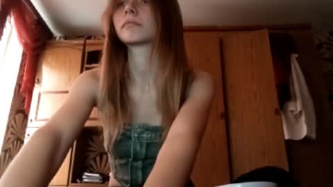 Snapshot of karaescorcia chatting on 11-24-25, 11:54 Ria online show from 11-24-25, 11:54