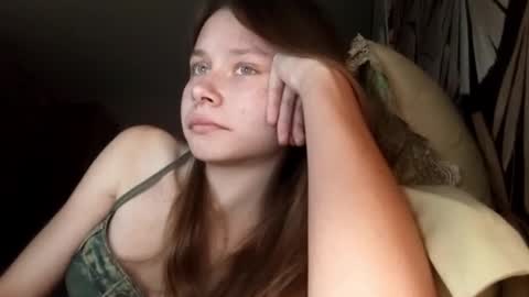 Snapshot of karaescorcia chatting on 11-28-25, 12:41 Ria online show from 11-28-25, 12:41