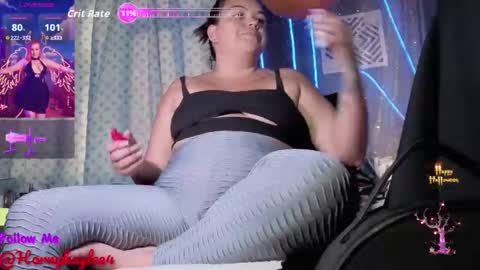 Snapshot of kareen_shantall chatting on 10-26-25, 06:03 Kareen online show from 10-26-25, 06:03