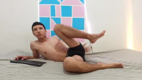 Snapshot of karelin_and_jack chatting on 10-16-25, 01:23 online show from 10-16-25, 01:23
