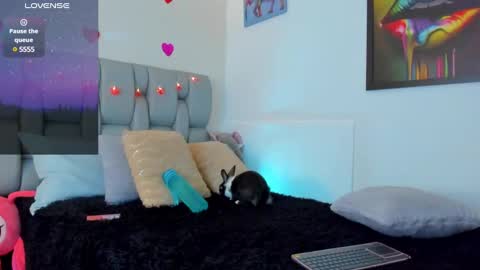 Karin    online show from 03-11-25, 07:04