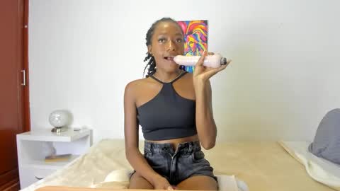 Snapshot of karina_lopez7 chatting on 02-06-25, 12:11 karina_lopez7 online show from 02-06-25, 12:11