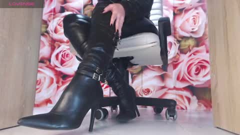 Snapshot of karina_mistress chatting on 05-03-26, 04:57 Karina Mistress online show from 05-03-26, 04:57