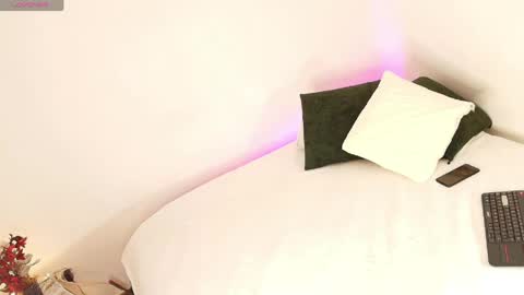 karina Taylor online show from 04-22-26, 02:14