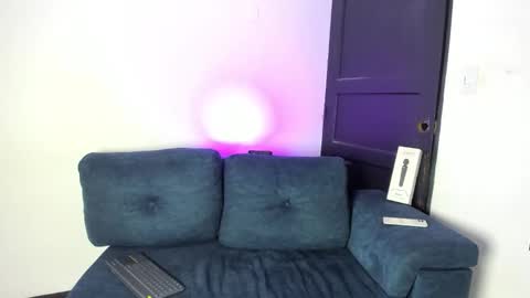 karinapreston_ online show from 12-04-25, 08:28