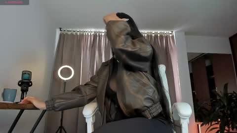 Karin online show from 02-12-26, 02:23