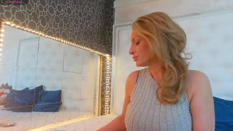 Snapshot of karissia_ chatting on 05-04-26, 04:19 KARISSIA online show from 05-04-26, 04:19