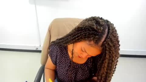 Snapshot of karla_cg chatting on 03-04-25, 07:43 karla_cg online show from 03-04-25, 07:43