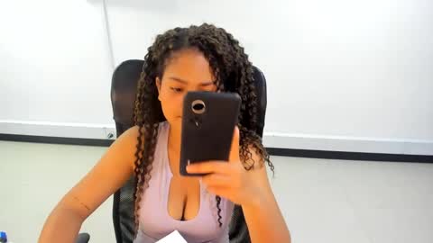 Snapshot of karla_cg chatting on 03-05-25, 11:16 karla_cg online show from 03-05-25, 11:16