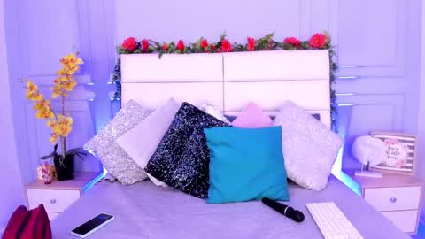 Karla Gonzaless online show from 03-11-25, 06:52