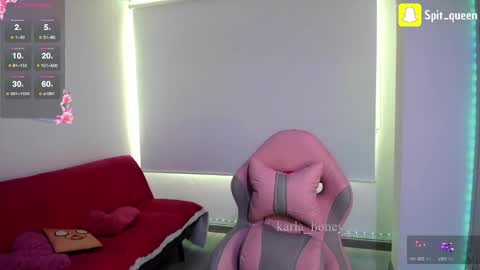 Karla online show from 09-17-25, 04:19