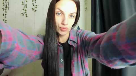 Snapshot of karla_lim chatting on 10-06-25, 11:07 karla_lim online show from 10-06-25, 11:07