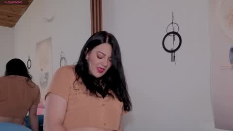 Snapshot of karla_valk1 chatting on 09-29-25, 01:16 karla online show from 09-29-25, 01:16