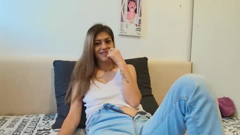 Snapshot of karladreamssex chatting on 11-15-25, 08:55 Crystyna online show from 11-15-25, 08:55