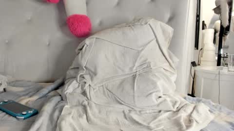 Snapshot of karlagirlfox chatting on 09-12-25, 05:18 KARLA A online show from 09-12-25, 05:18