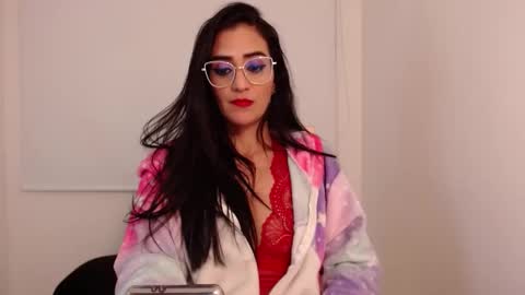 Snapshot of karlota_hank chatting on 01-29-25, 06:43 Karlis online show from 01-29-25, 06:43