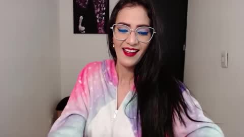 Snapshot of karlota_hank chatting on 11-20-25, 04:45 Karlis online show from 11-20-25, 04:45