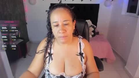 Snapshot of karly_closson chatting on 10-06-25, 03:26 Karly online show from 10-06-25, 03:26