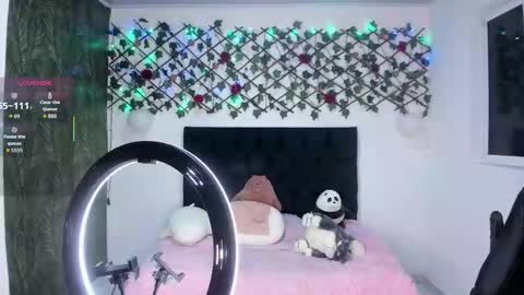 Snapshot of karly_closson chatting on 10-13-25, 05:07 Karly online show from 10-13-25, 05:07