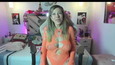 Snapshot of karly_moonn chatting on 12-18-25, 10:27 Karly Moonns online show from 12-18-25, 10:27