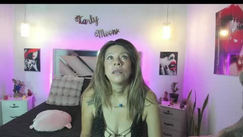 Snapshot of karly_moonn chatting on 04-19-26, 08:00 Karly Moonns online show from 04-19-26, 08:00