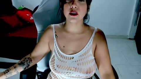 Snapshot of karly_shiine_ chatting on 04-25-26, 12:35 karly. online show from 04-25-26, 12:35
